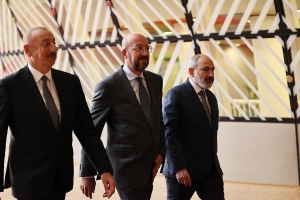 Ստեփանակերտի մեսիջները Բրյուսելի բանակցային սեղանին. Ի՞նչ սպասել եռակողմ հերթական հանդիպումից