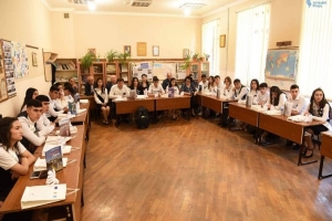Վերջին զանգ՝ հարազատ դպրոցից հեռու