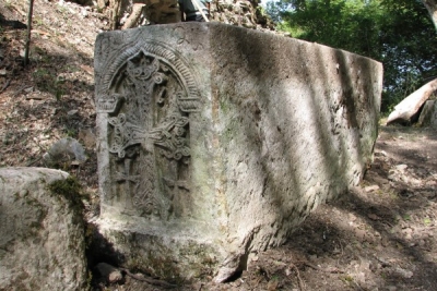 Սև Աբովի տապանաքար