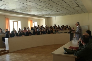 Մայիսյան եռատոնին ընդառաջ Արցախի մայր բուհում արիության դաս է կազմակերպվել