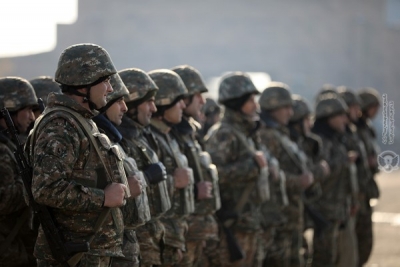 Բանակ. Արայիկ Դավթյան, Տիգրան Մելքումյան
