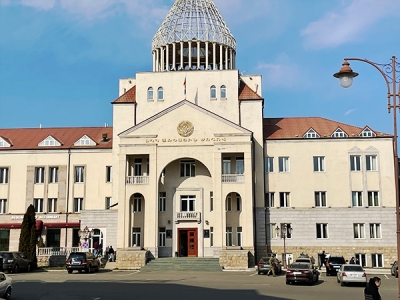 Խորհրդարանական շաբաթ. Վահրամ Բալայան, Արամայիս Աղաբեկյան