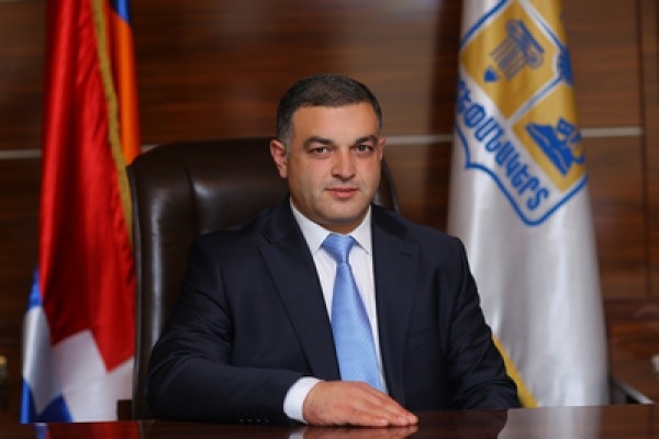 Մայրաքաղաք․ Դավիթ Սարգսյան
