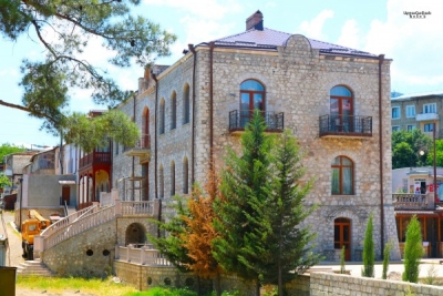 Մայրաքաղաք․ Սեյրան Սաֆարյան