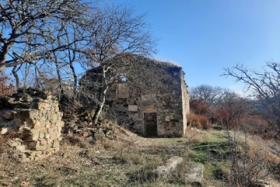 Ինը մաս եկեղեցի
