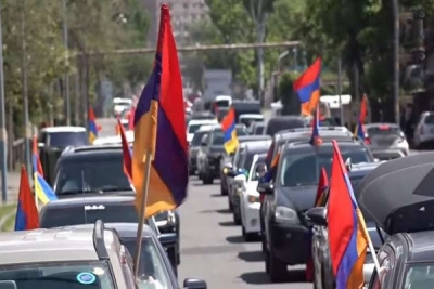 Մի խումբ հայրենակիցներ Երևանից շարժվել են Ստեփանակերտ