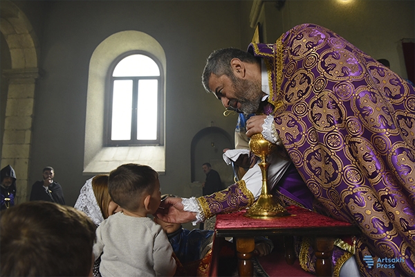 Դարձ. Սիոն արքեպիսկոպոս Ադամյան