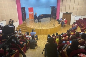 Պատերազմի ու խաղաղությամ մասին երգեր՝ «Երաժշտություն հանուն խաղաղության և հույսի» խորագրի տակ